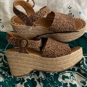 Universal thread cheetah espadrilles